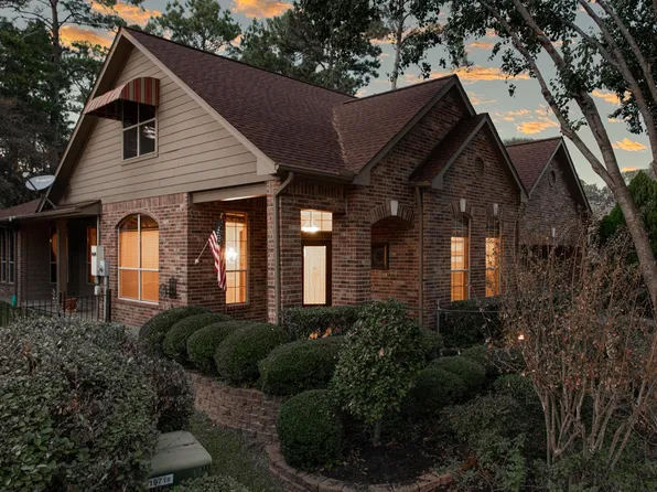 80 Hillwood Ln, Montgomery, TX 77356