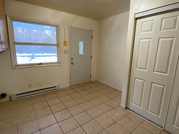 3rd image of 8806 Aura St