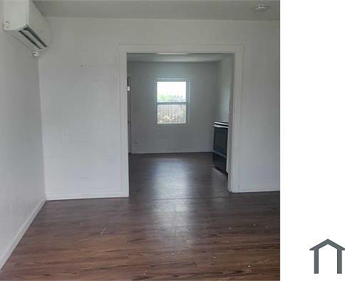 3rd image of 707 W Jefferson St APT A