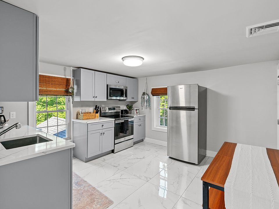 1st image of 324 Washington St #1