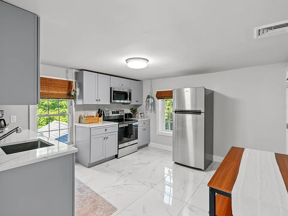 324 Washington St #1
