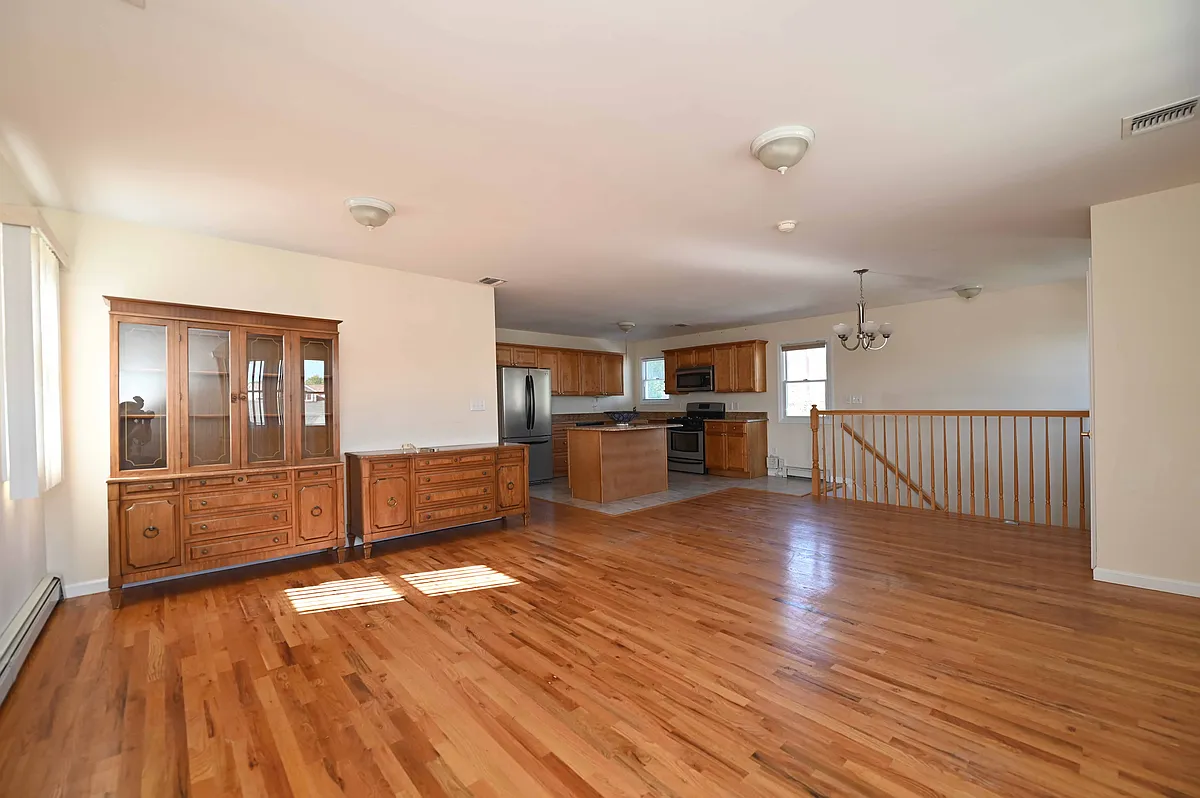 Building Photo - 180 Fairbanks Ave #2