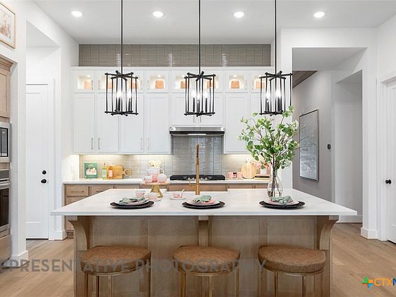 2nd image of 315 Leaning Rock Rdg