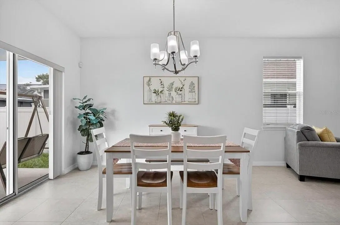4 bed, 2.5 bath, 1825 sqft, $2,900 — Photo 4