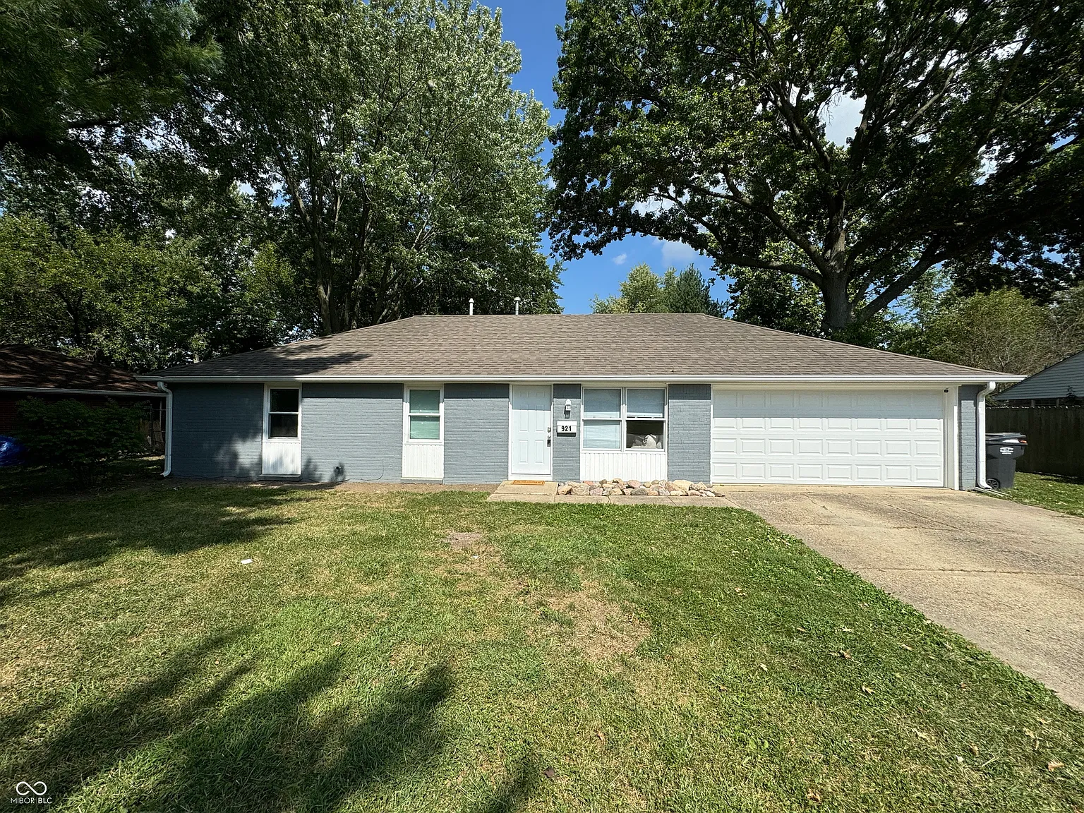 921 Sweetbriar Ave photo 1