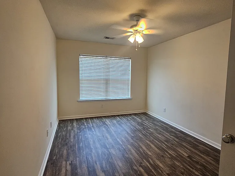 328 Scarlett Ln — Photo 14