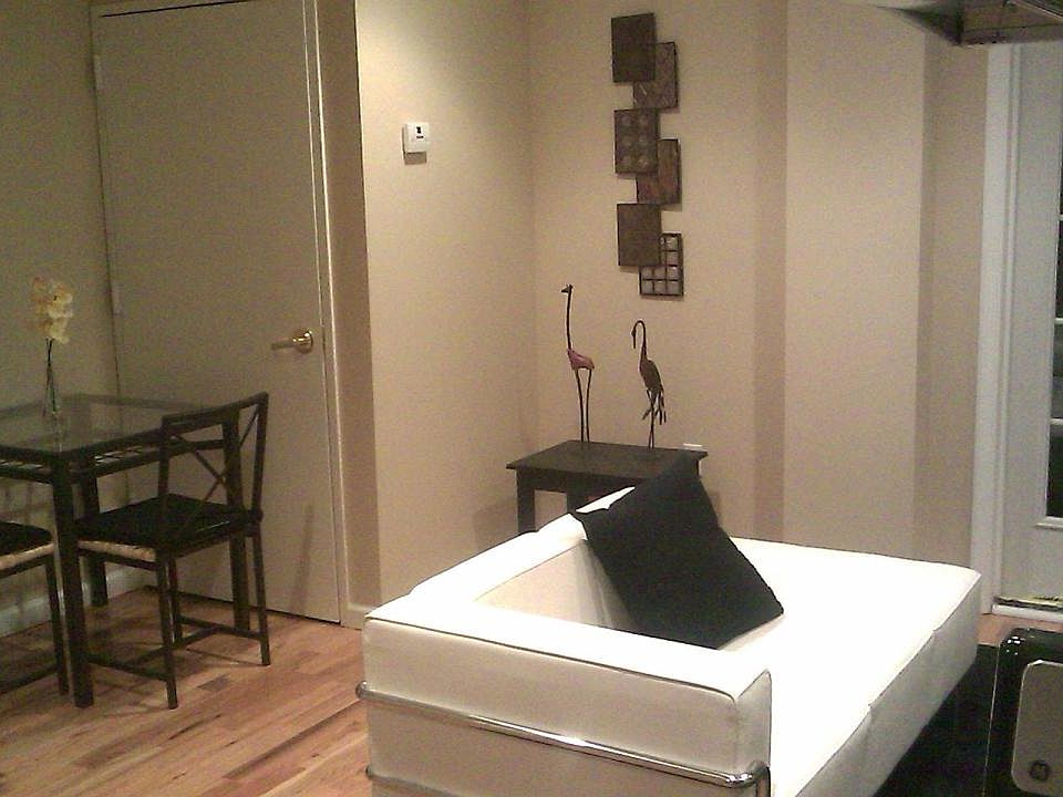1st image of 141-29 Pershing Cres #3