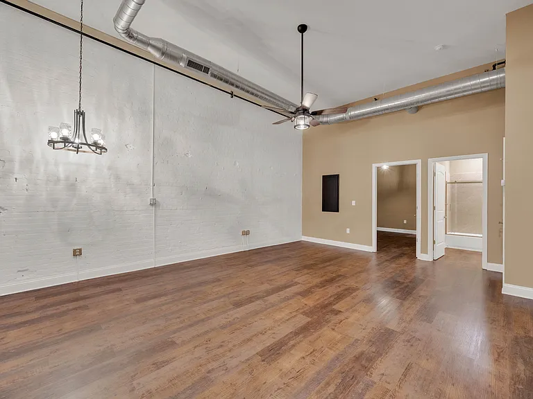 214 Broad St #D — Photo 2