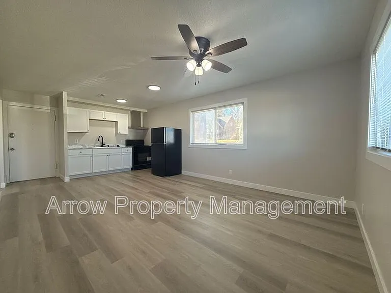 2119 Arbor St #207 — Photo 3