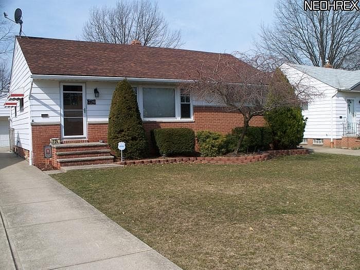 1st image of 724 E 315th St