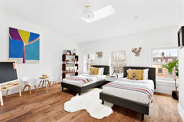 Sold by Compass | media 26