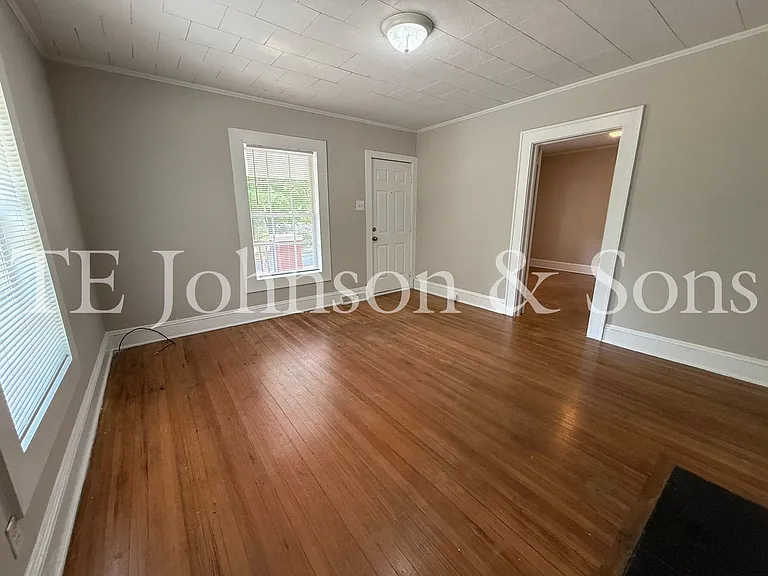 526 Chandler St — Photo 8