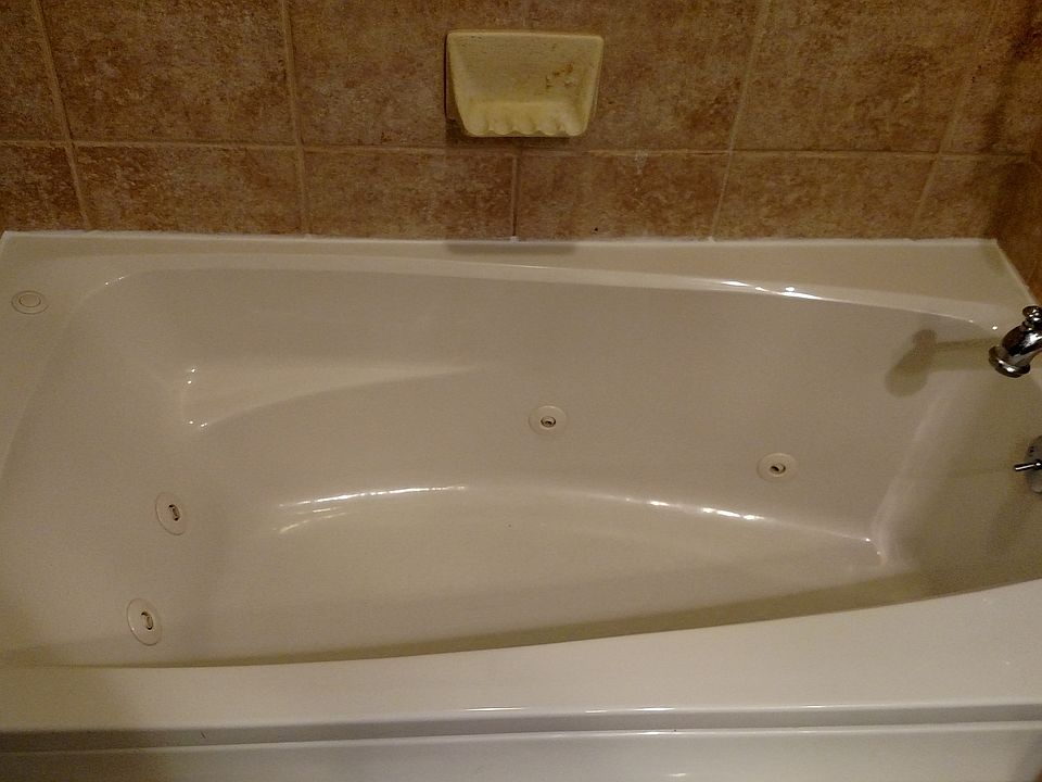 Guest Jacuzzi Tub