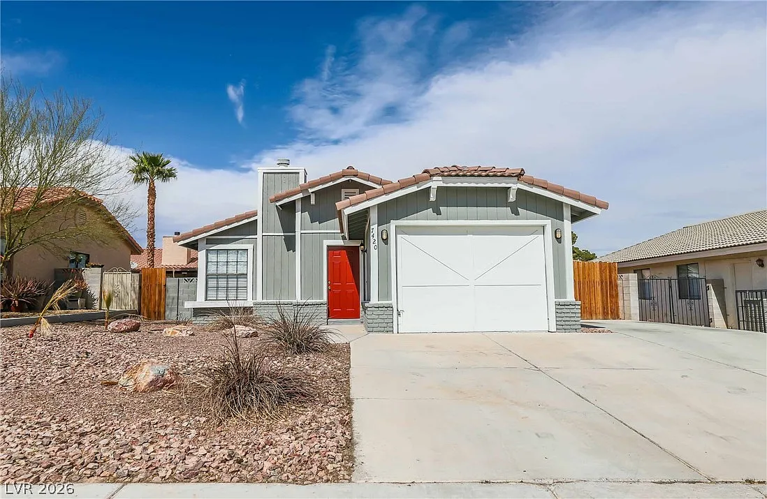 2 bed, 2.0 bath, 922 sqft, $1,995 — Photo 1