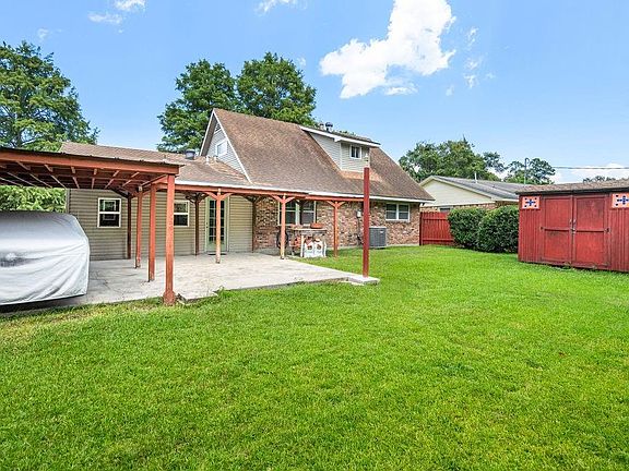 2nd image of 131 Fountain Dr
