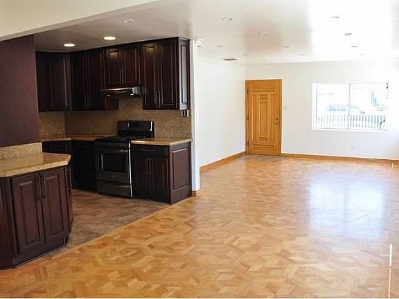 4th image of 10207 Jardine Ave