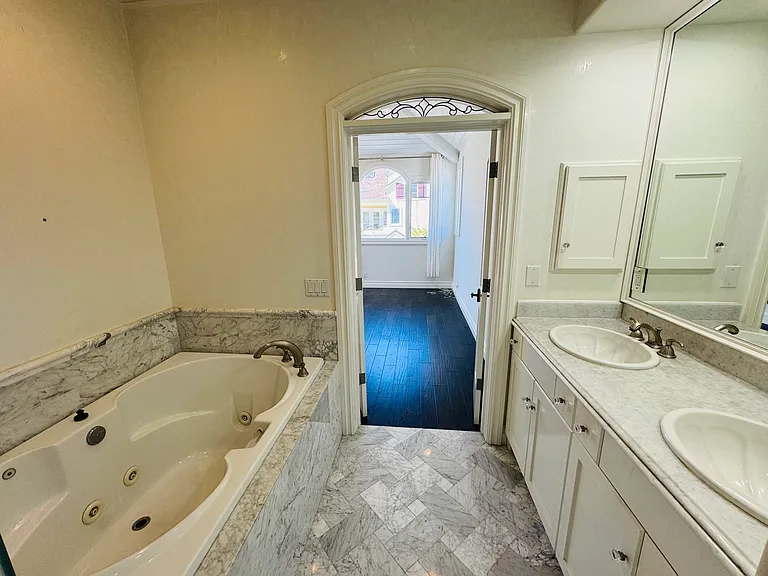 200 Sapphire Ave #200 — Photo 33