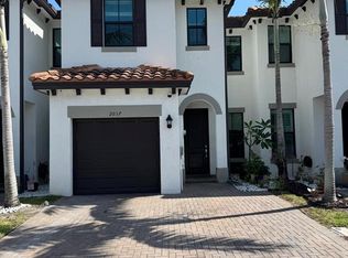 2037 Oysterwood Ln, Riviera Beach, FL 33410