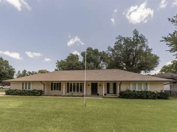 1301 Cookson Dr, Ponca City, OK 74604