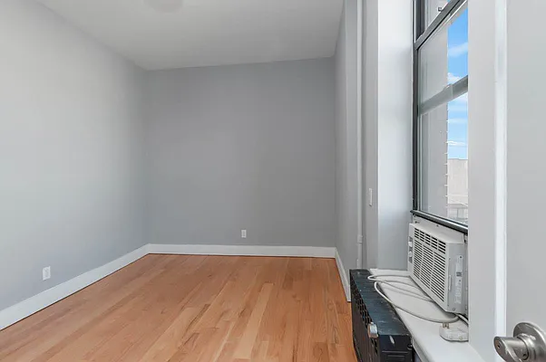 Rented by Space Real Estate | media 29
