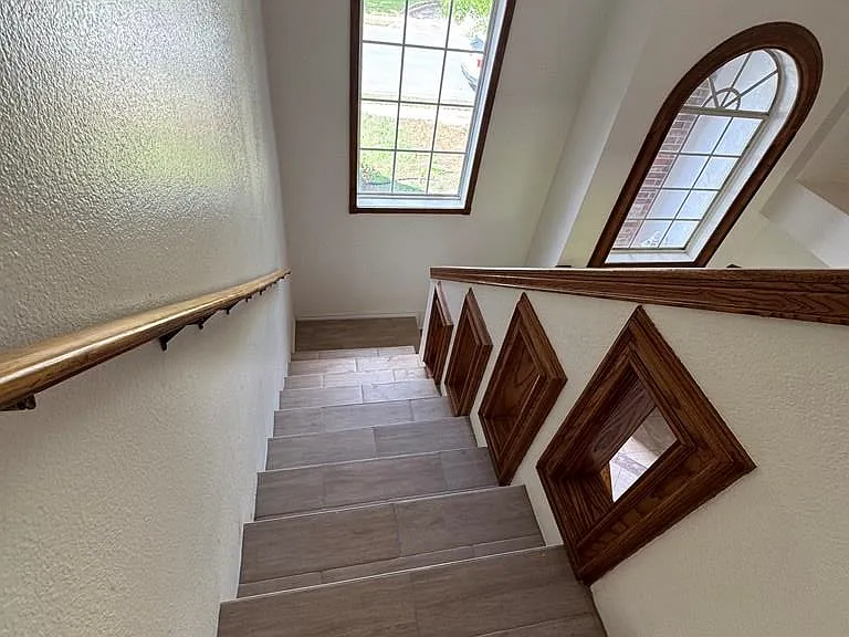3433 Burgundy Dr — Photo 18