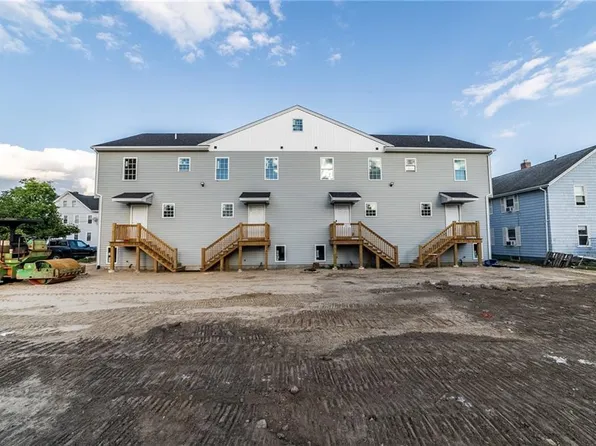 174 Dunnell Ave Unit 2, Pawtucket, RI 02860