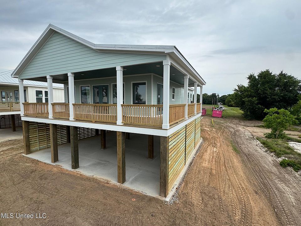 2nd image of 536 Beach Dr