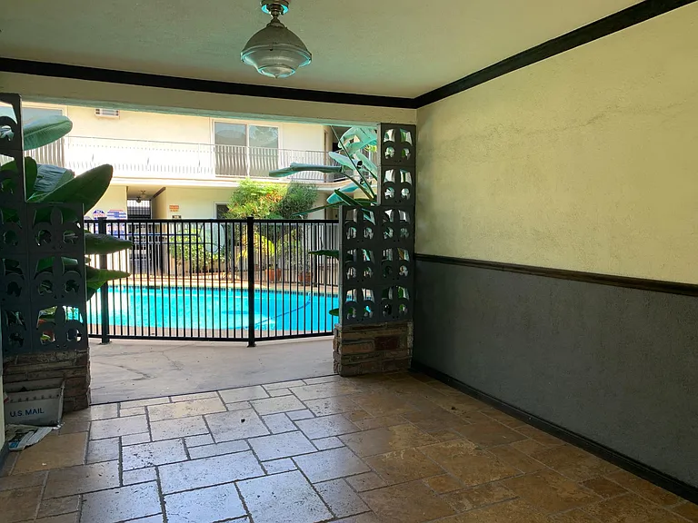 1138 S La Cienega Blvd #9 — Photo 10