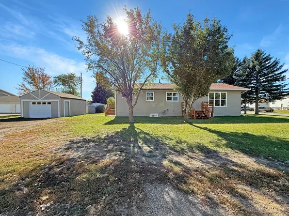 2 39th Ave SE, Minot, ND 58701