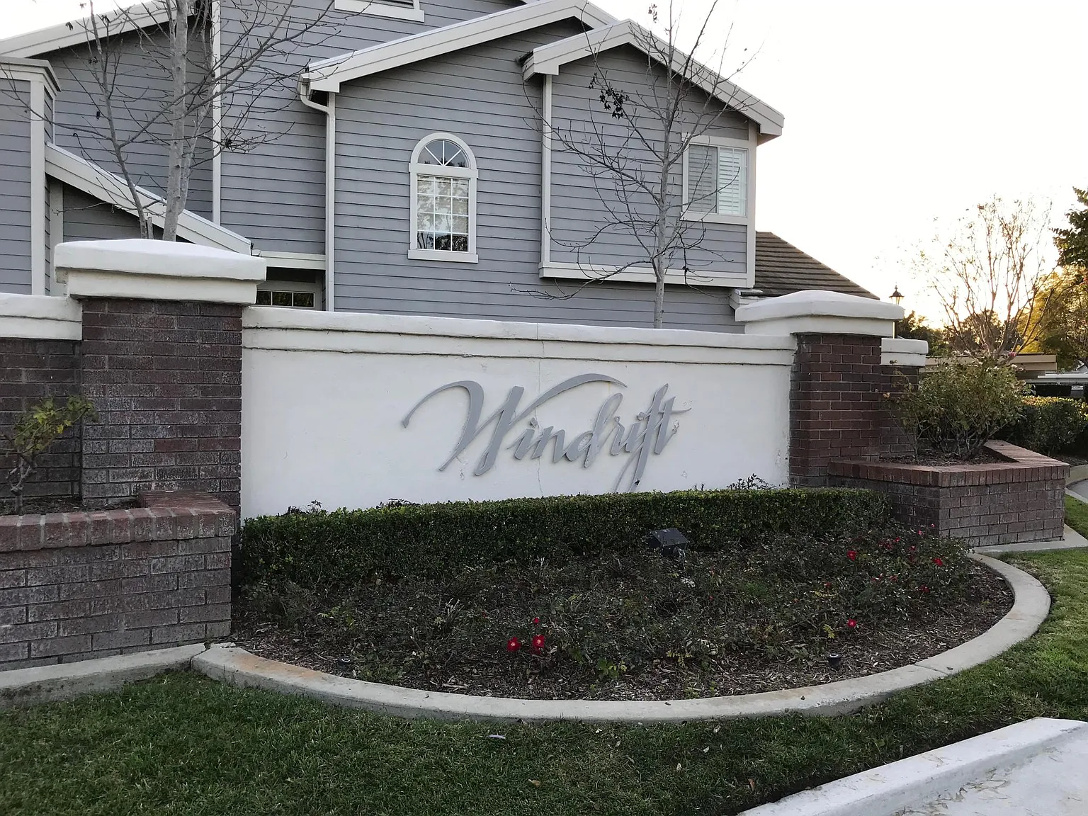1 bed, 714 sqft, $3,000 — Photo 2