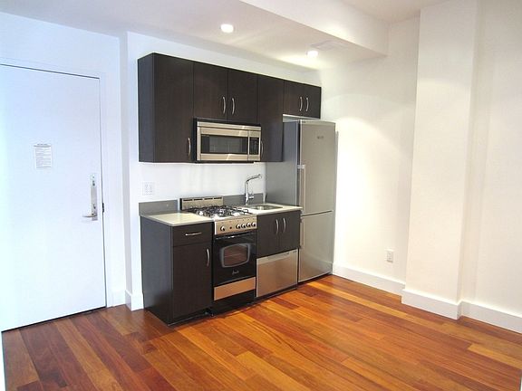 2nd image of 636 E 11th St APT 1G
