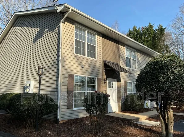 11 Rathfarnham Rd, Asheville, NC