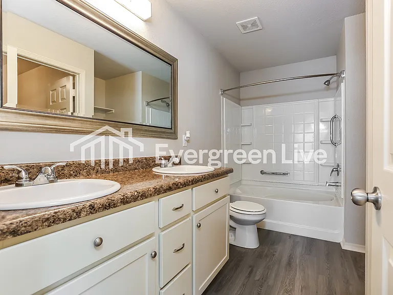 5504 Bundy Dr — Photo 12
