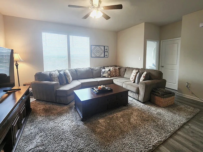 2065 Hinshaw Dr — Photo 11