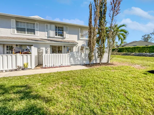 215 Foxtail Drive #I, Greenacres, FL 33415