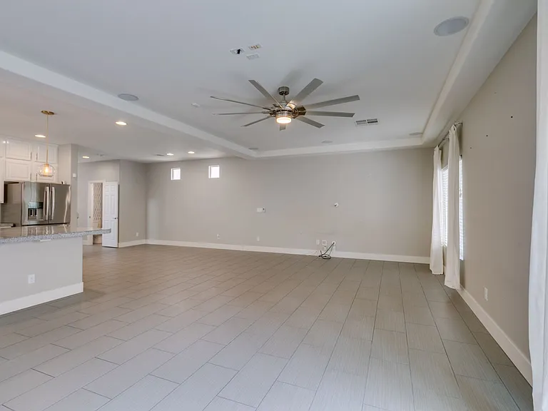4586 W Camero Ave — Photo 15