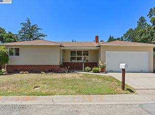 30 El Rancho Dr, Pleasant Hill, CA 94523