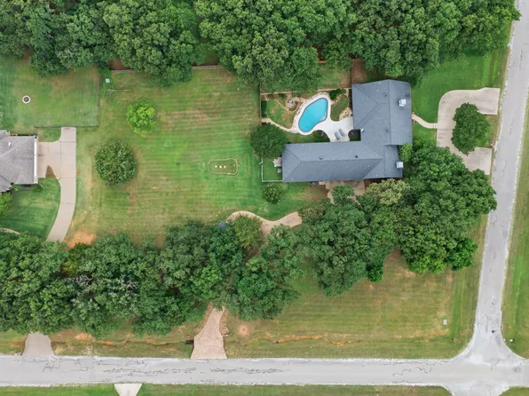 7512 Woodland Dr, Alvarado, TX 76009