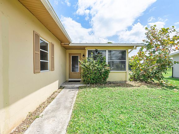 3rd image of 2845 SE Morningside Boulevard