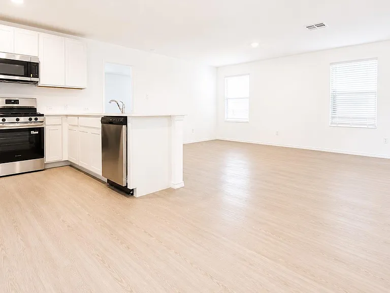 397 Keefer Ln — Photo 4