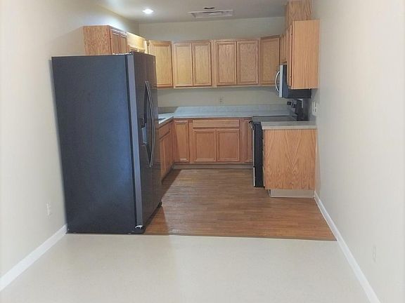 2nd image of 1439 Avenida De Las America