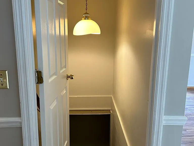 901 Locke Dr — Photo 10
