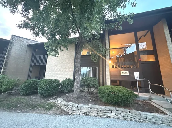 6156 Knoll Way Dr APT 101, Willowbrook, IL 60527
