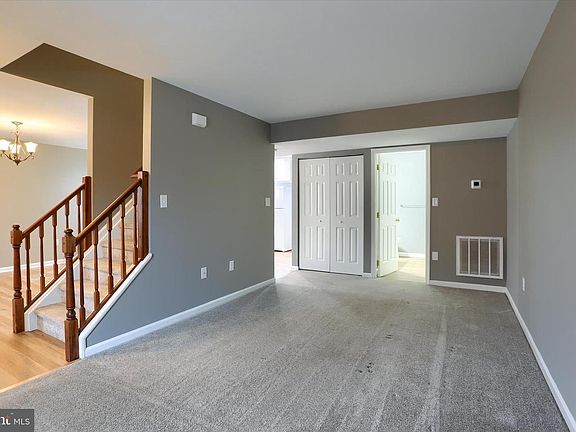 5th image of 261 Saddle Ridge Dr