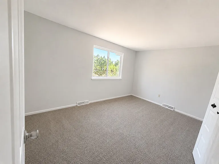 5902 S Ironton Ct — Photo 14