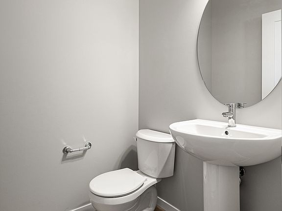 5th image of 320 Heartland Cres
