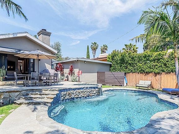 2nd image of 3100 Castle Heights Ave