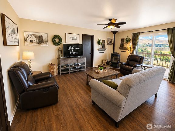 3rd image of 14511 McAuley Road