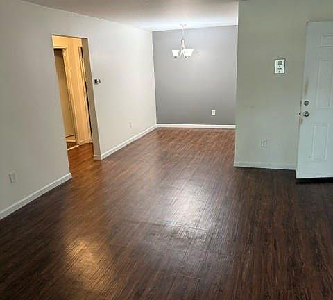 5th image of 4909 Crooks Rd APT D1