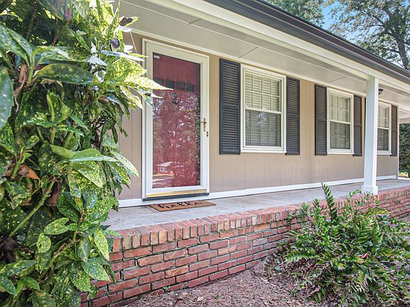2nd image of 1111 Glen Ct